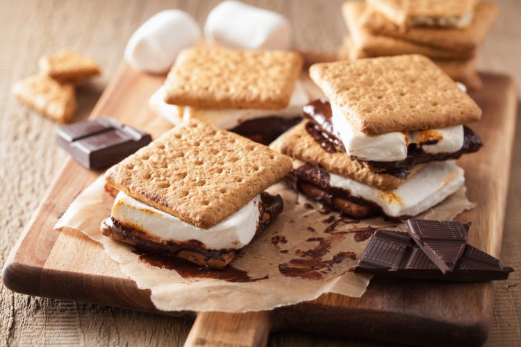 chocolate marshmallow sandwich