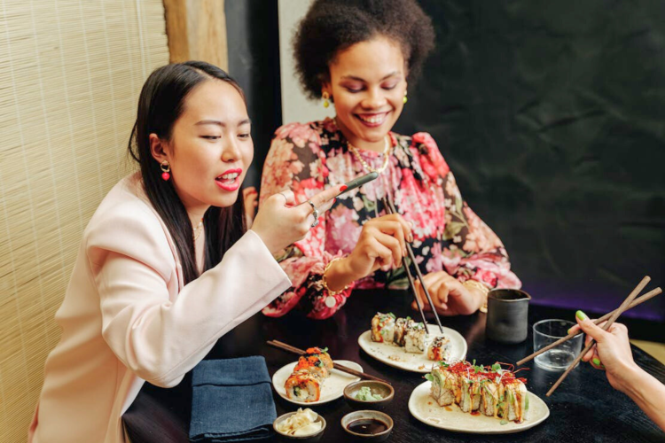 girls eating
