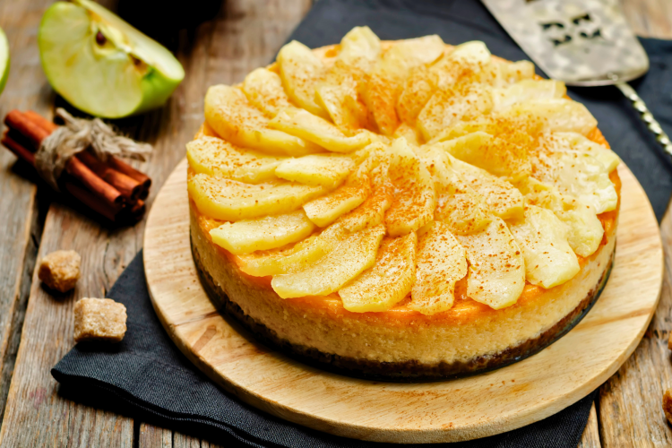 Cinnamon Apple Cheesecake