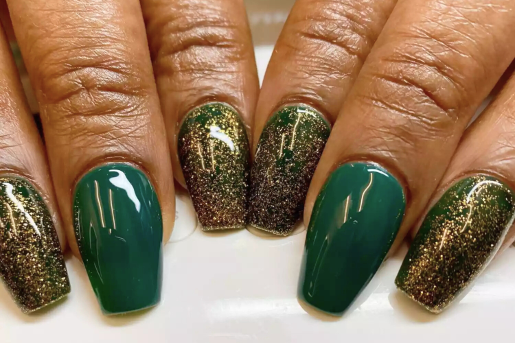 Green and gold classic nail art for St Patrick's Day nails
