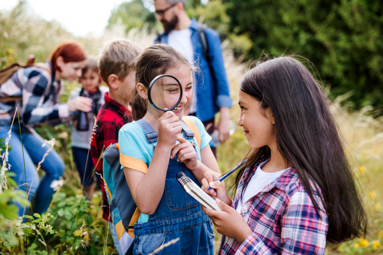 parents volunteering on a school trip