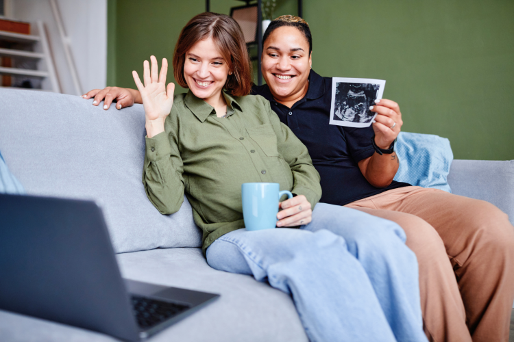 Pregnancy announcement online