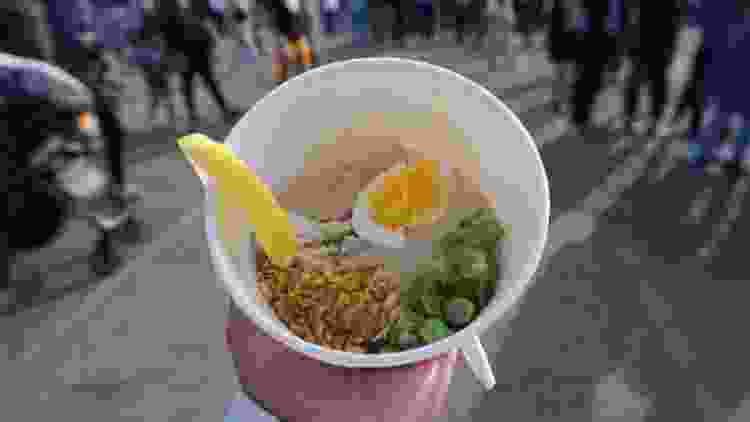 The Best 14 Places to Eat in NYC That Aren’t Restaurants | Cozymeal