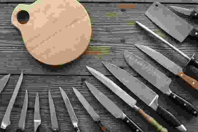 set of kitchen knives arranged in a circle