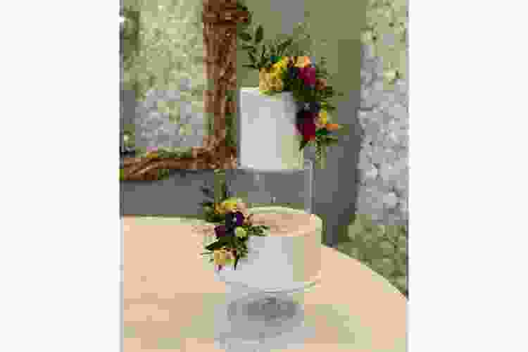 Clear Wedding Cake Stand Design