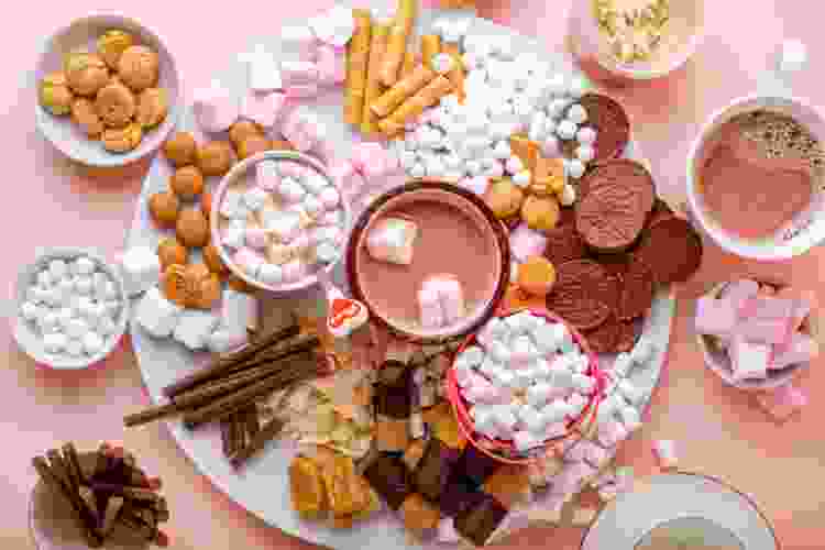 hot chocolate charcuterie board ideas