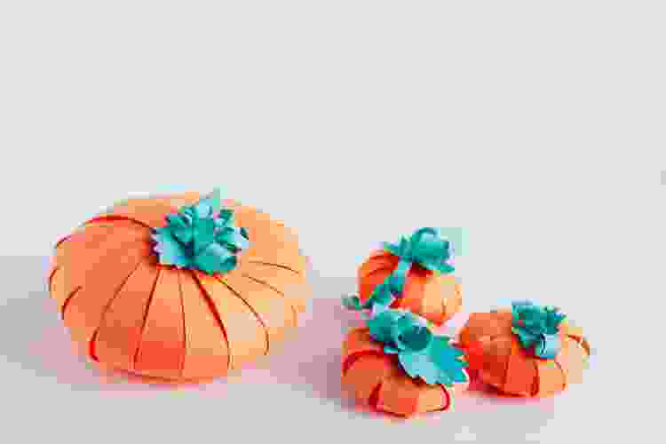 Construction Paper Pumpkins