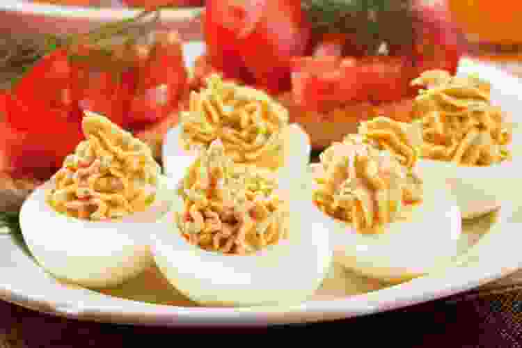 deviled eggs Traditional thanksgiving food ideas