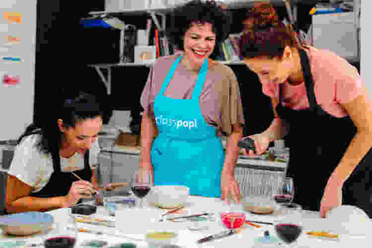 art and cooking class experience gifts for Libras