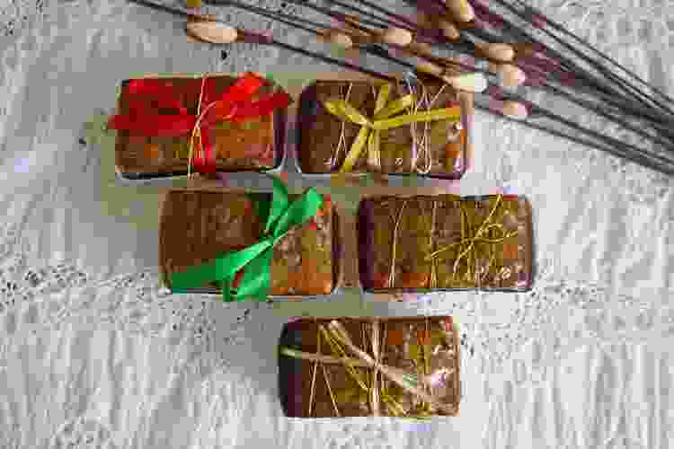 A traditional Christmas cake idea is to make Fruitcake.