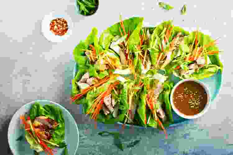 lettuce Thai chicken wraps with peanut sauce