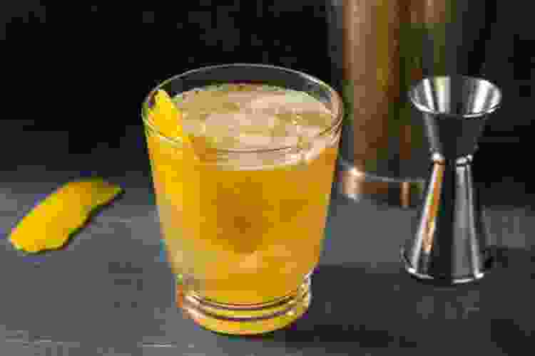 Gold Rush cocktail