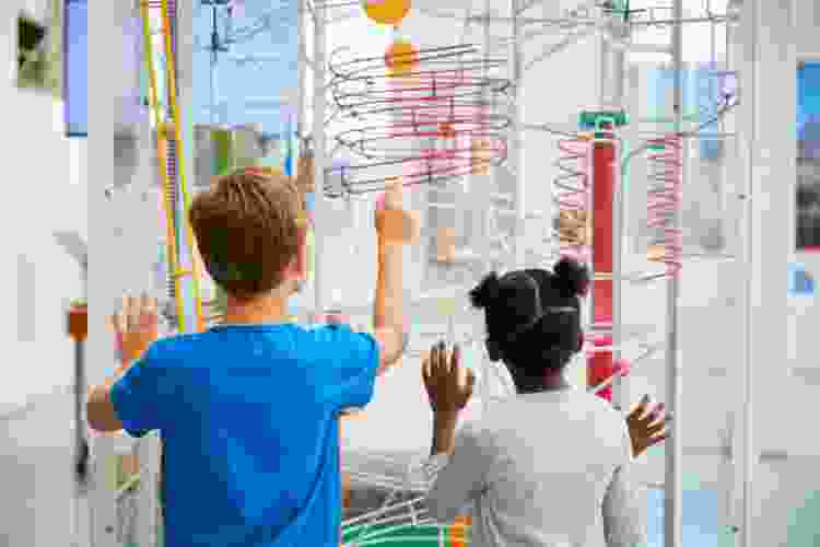 kids at the science museum