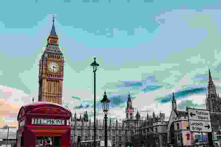 wide-view photo of big ben in London, England