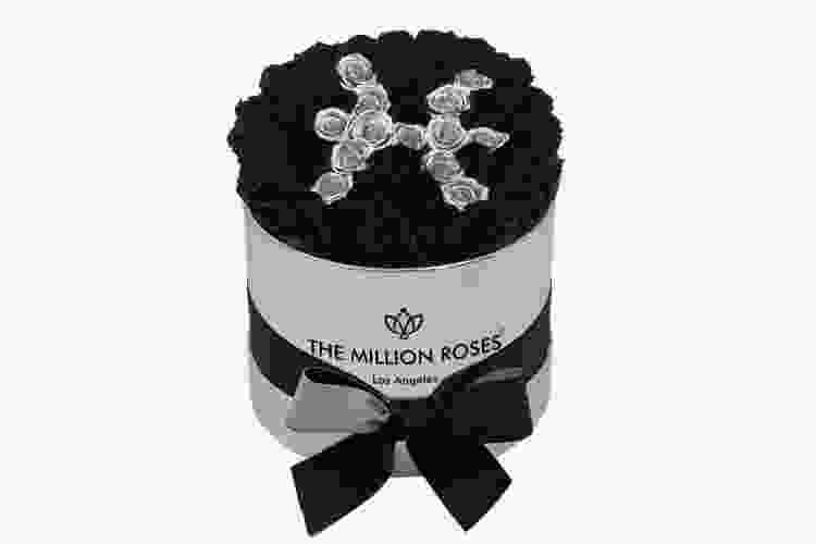 million roses in shape of pisces symbol