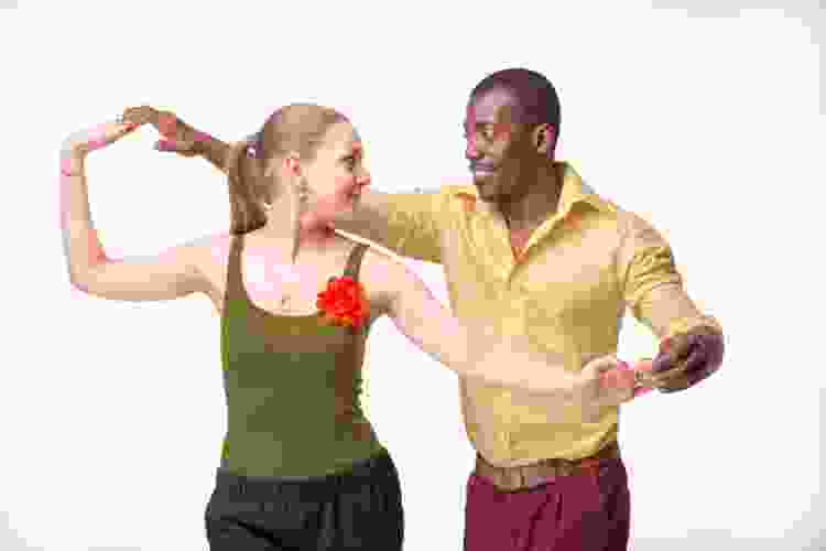 how to dance cumbia with a partner