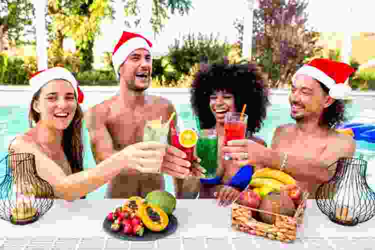 Prepare your Christmas cocktail party drinks