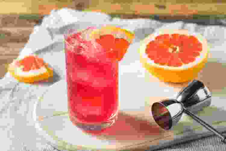 sea breeze cocktail with grapefruit