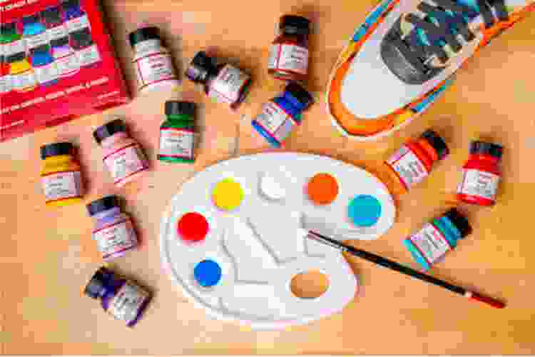 shoe painting kit from Joann