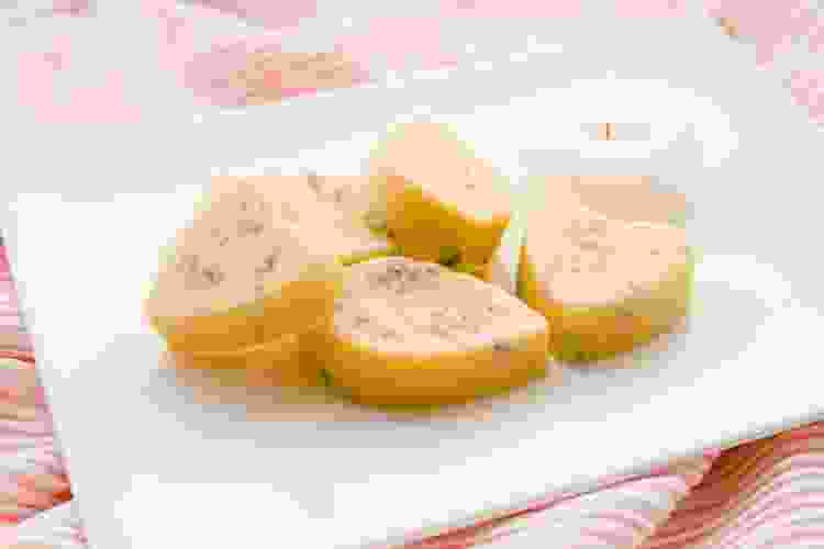 Floral Wax Melts are a romantic Valentine's flower idea.