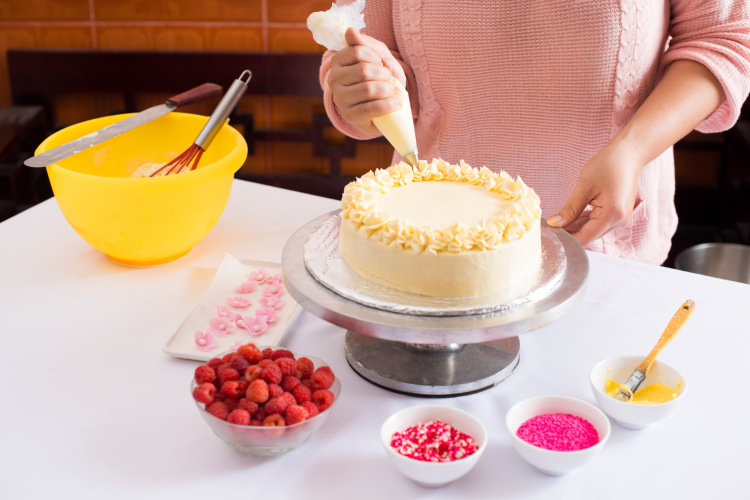 cake decorating