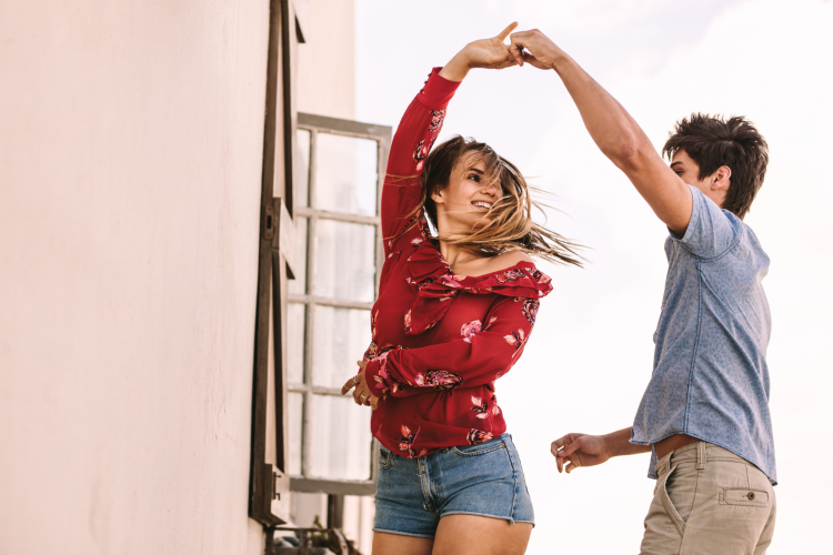 couple dancing