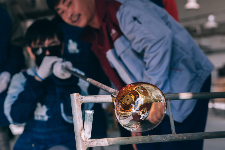 glass blowing team