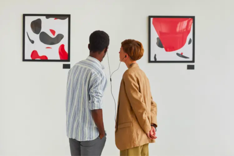 couple at art gallery