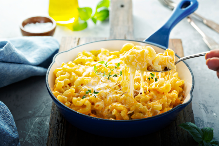 mac and cheese as graduation party food idea