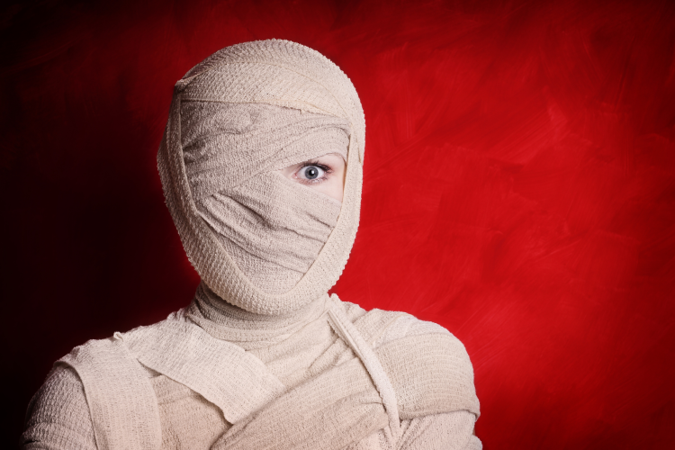 mummy as easy halloween costume