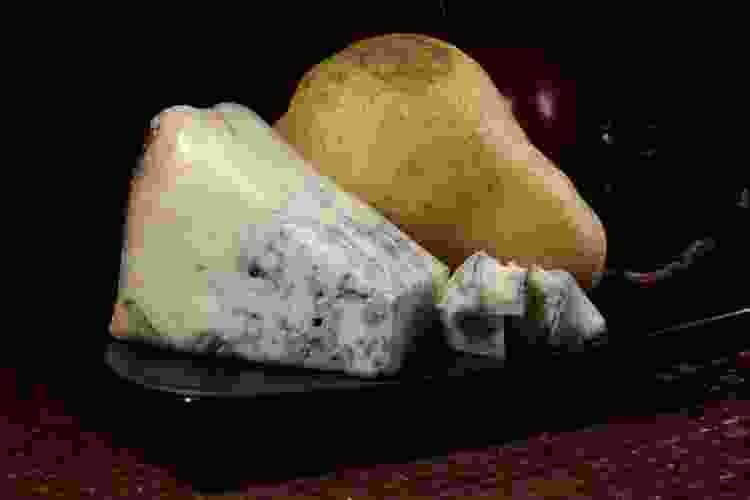 Gorgonzola cheese with a pear