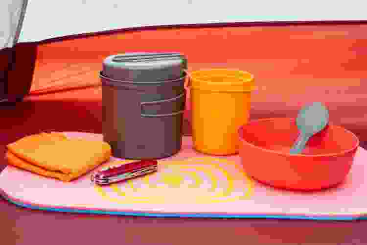 Camping cups and plates