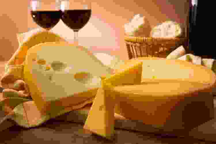 Gouda cheese with wine