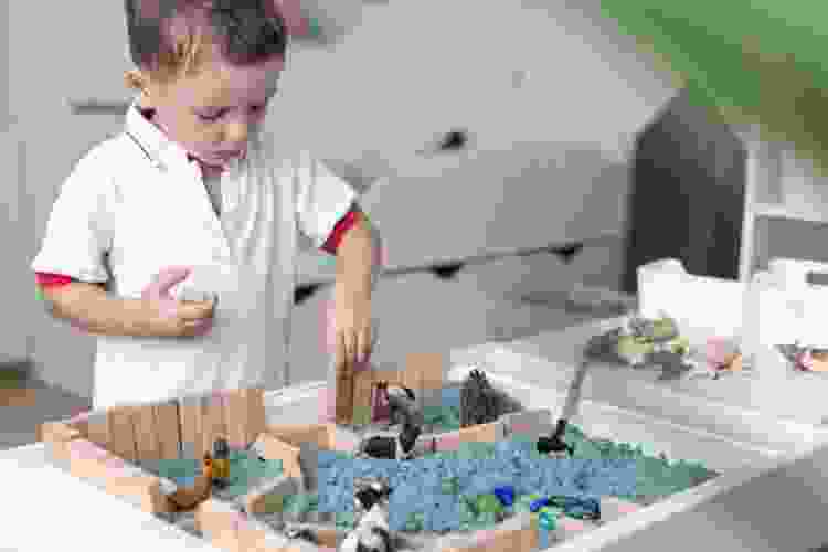 farmyard sensory bin