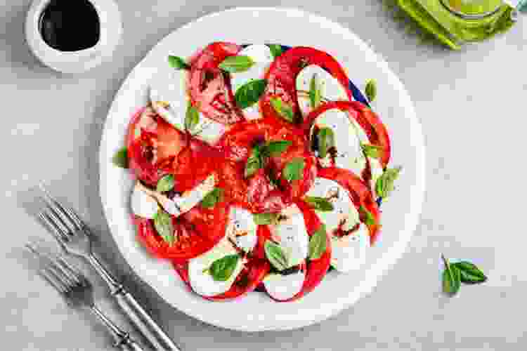 Caprese salad with mozzarella