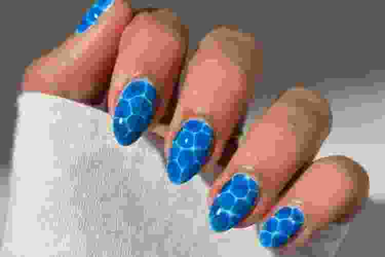 blue tortoise nails
