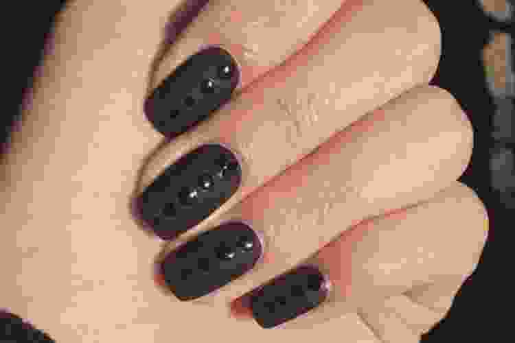glossy dot matte nails