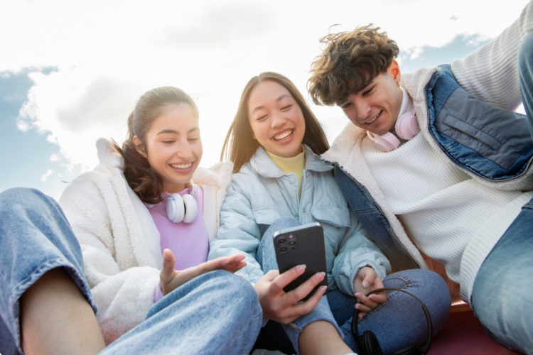 teens on the phone