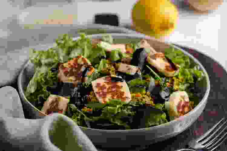 halloumi salad