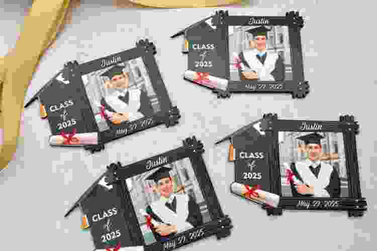magnet graduate party favor