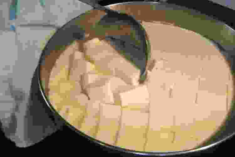 Making Neufchâtel Cheese