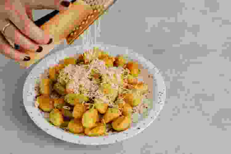 Pasta with grated cheese