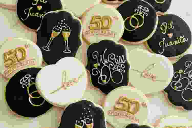 customized anniversary cookies