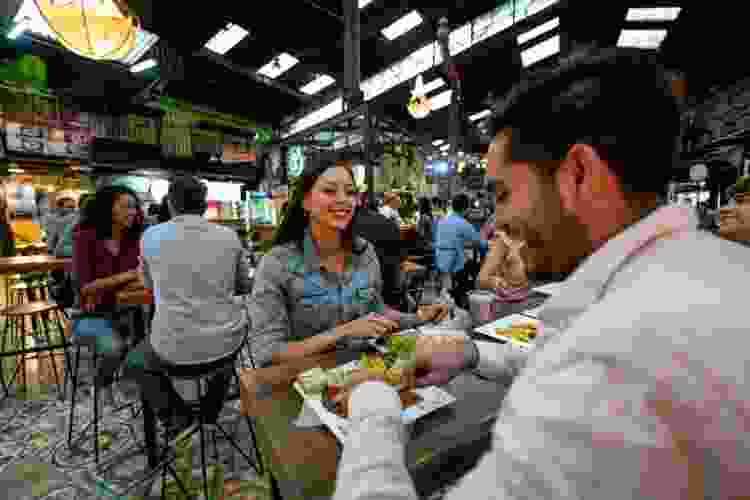 eating in a food court