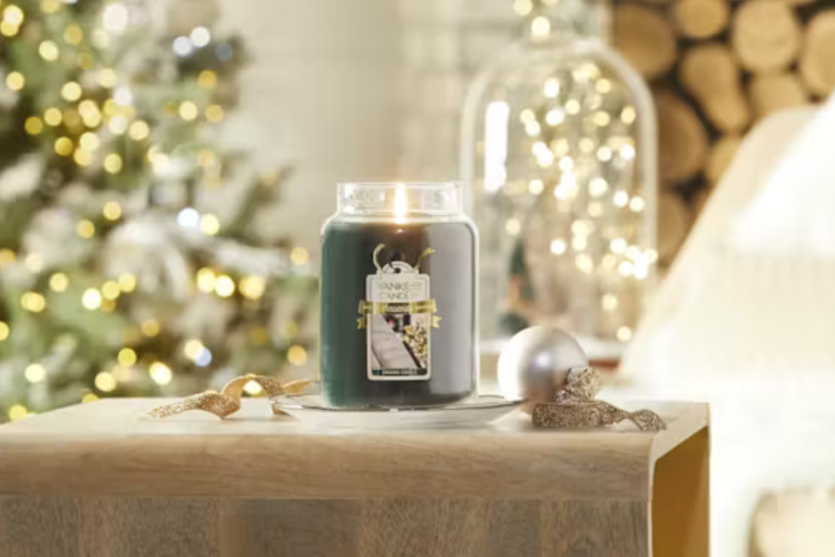 Singing Carols Yankee Candle
