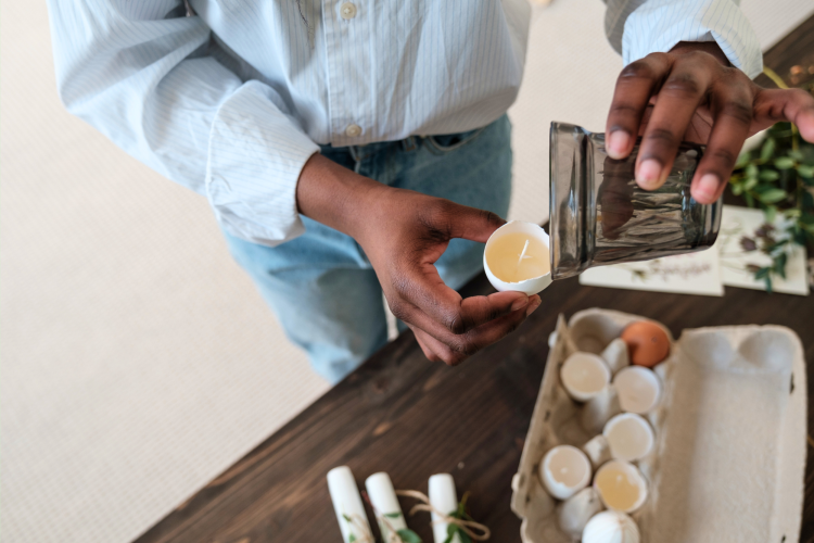 eggshell Candle Holder
