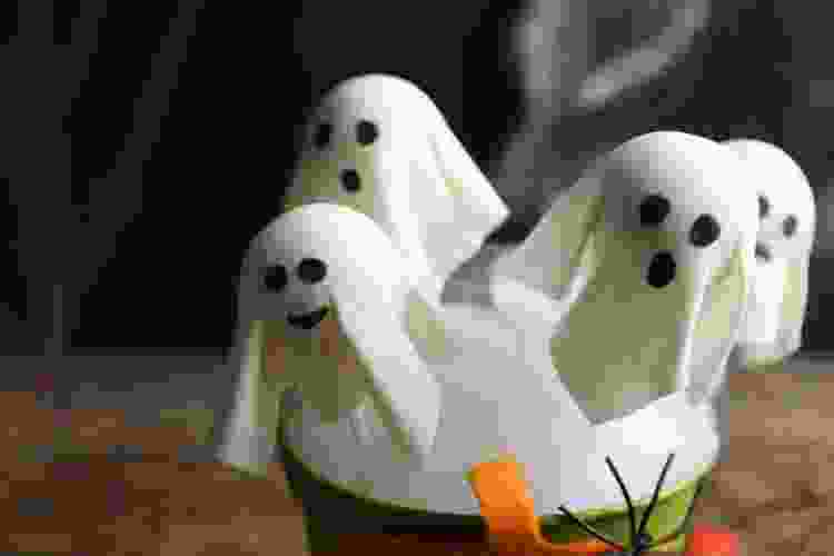Ghostly Cake Pops