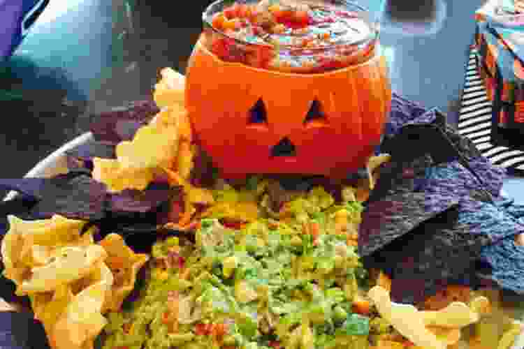 halloween nacho platter