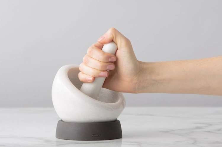 the chef'n qhite marble mortar and pestle is one of the best kitchen utensils