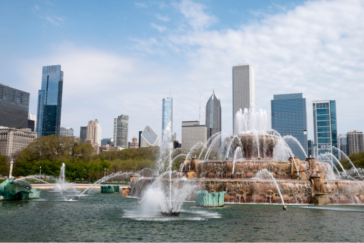 explore grant park for a fun thing to do in chicago